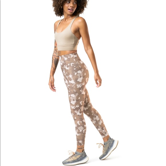 ❌SOLD❌ BALANCE ATHLETICA ASCEND PANT - Picture 2 of 7